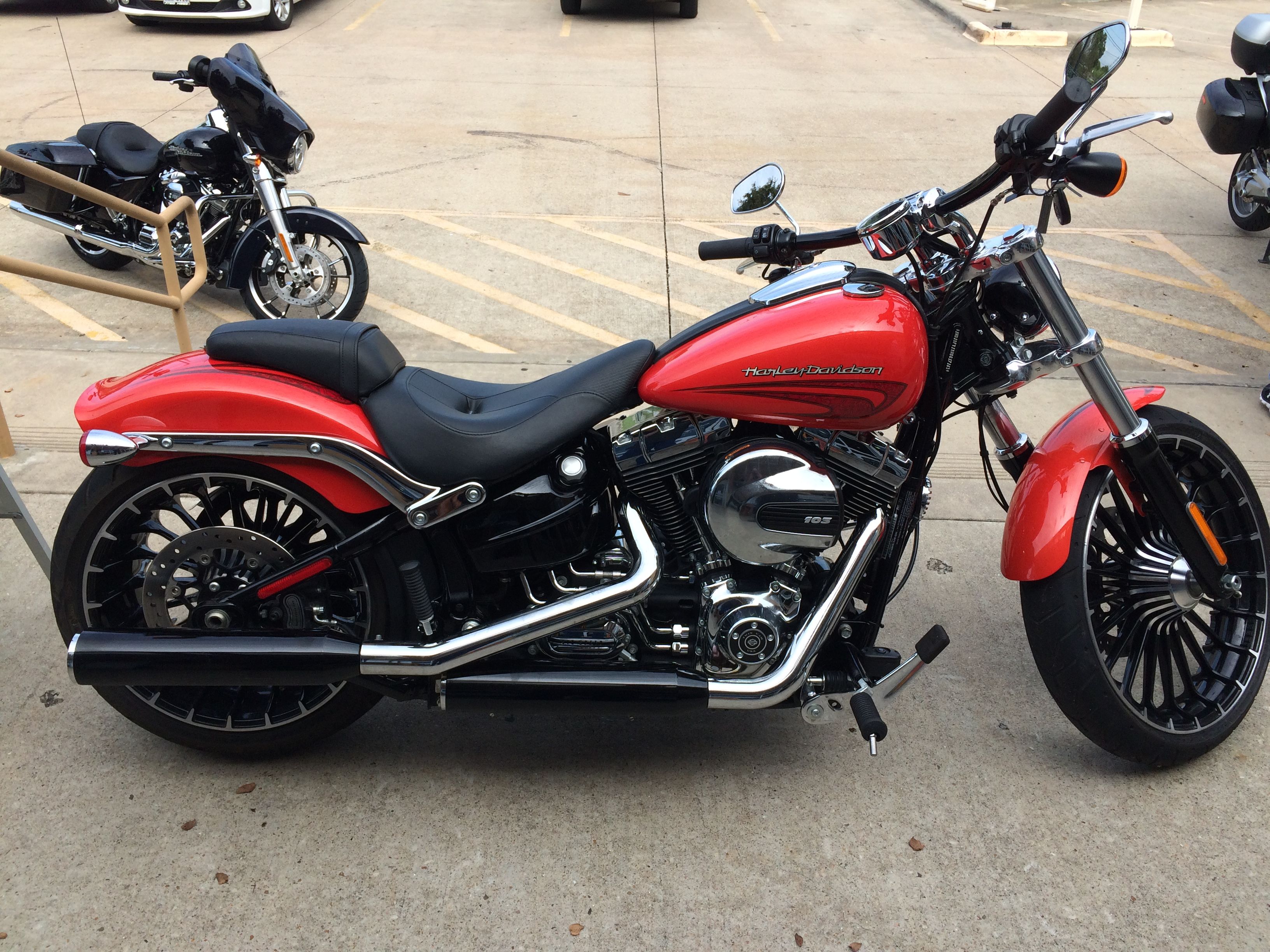 Pre-Owned 2017 Harley-Davidson FXSB Breakout