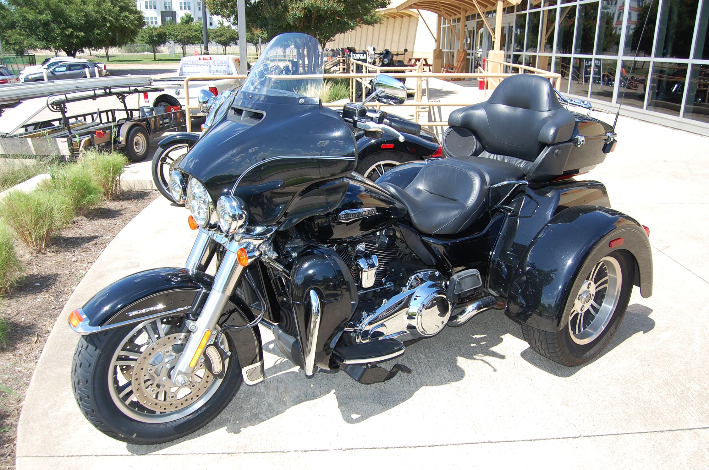 Pre-Owned 2017 Harley-Davidson FLHTCUTG Tri Glide Ultra Classic