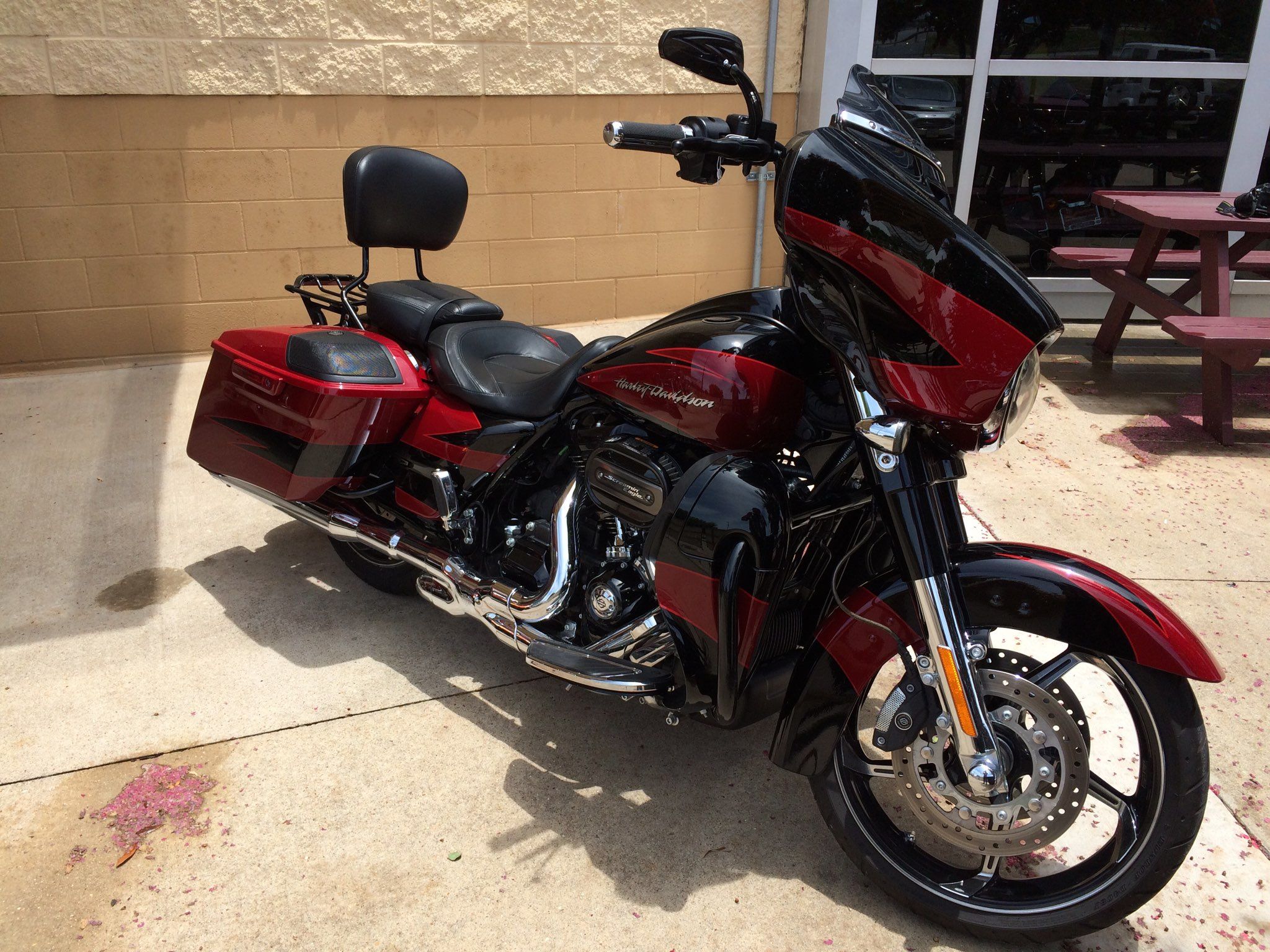 Pre-Owned 2017 Harley-Davidson FLHXSE CVO Street Glide